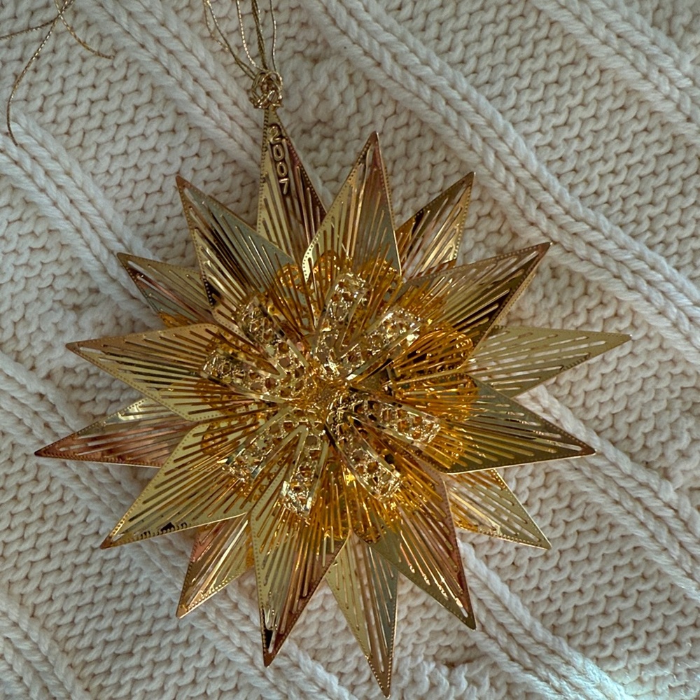 Danbury Mint Gold Ornaments - Picture 3 of 6